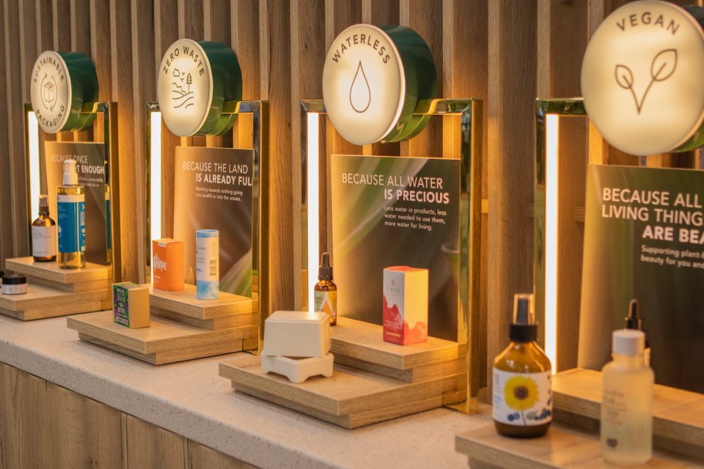  example of a retail display featuring sustainable materials such as reclaimed wood or bamboo